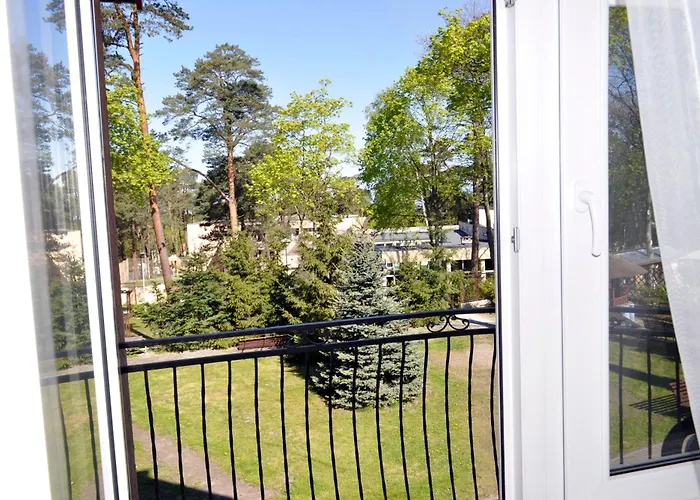 Resident Nocleg ze śniadaniem 3*